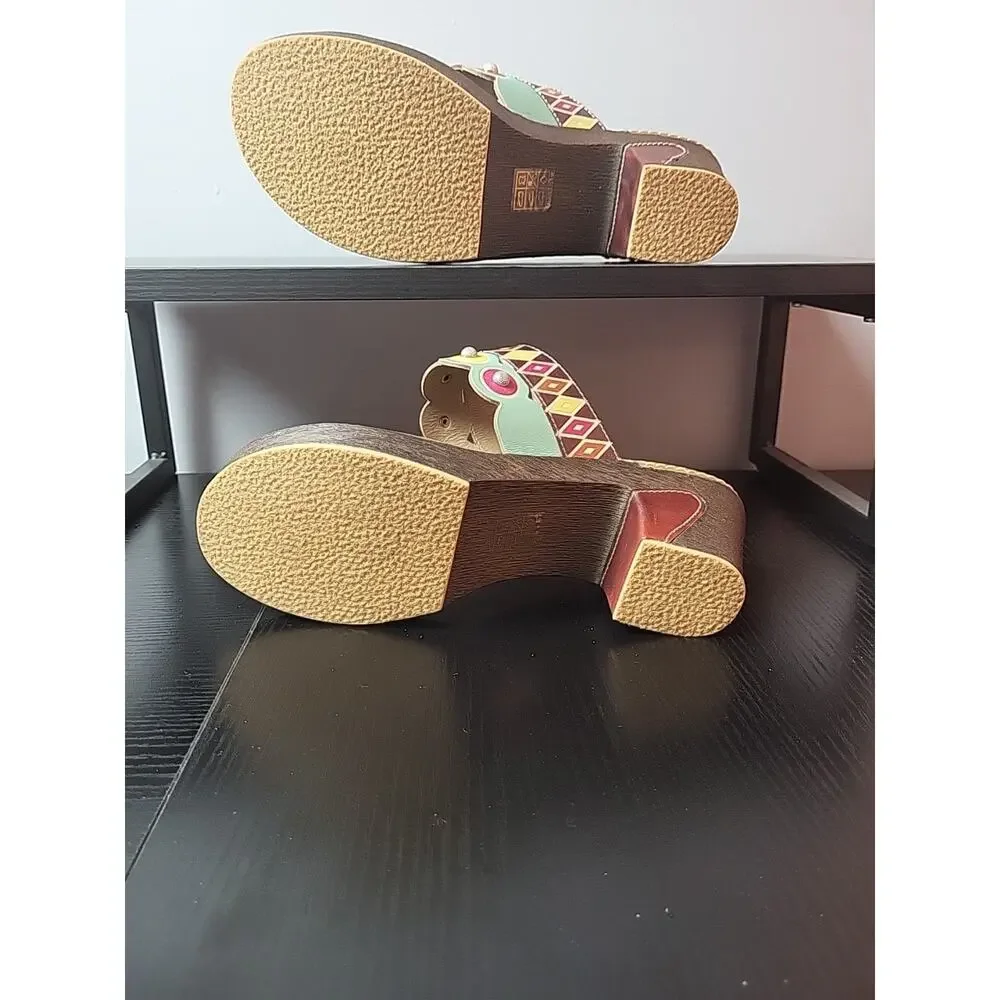 Colorful Geometric Patterned Sandals - Picture 7 of 12